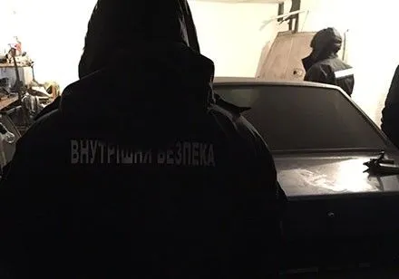 zlovmisniki-u-zaporizhzhi-vipadkovo-vikrali-politseyskiy-avtomobil
