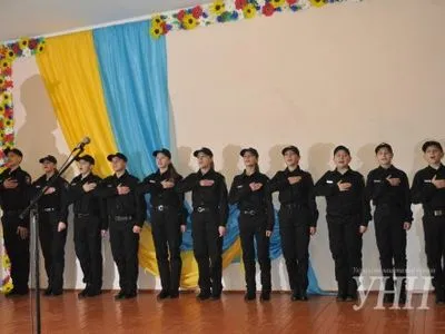 Первый в Украине "Школьный патруль" принес присягу на Закарпатье