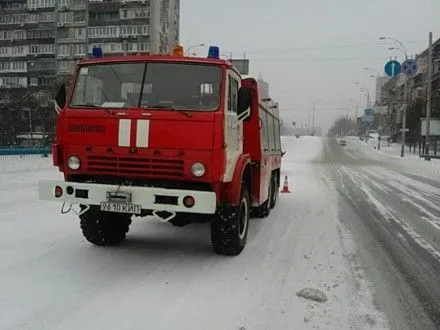 Через снігопад в'їзд вантажівок до Києва обмежили до 13:00 - ДСНС