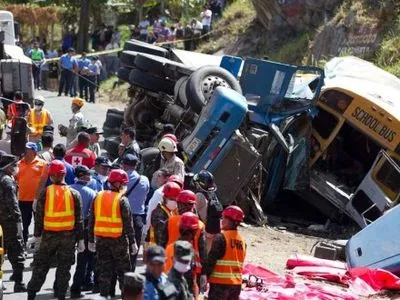 Через ДТП в Гондурасі загинули 17 осіб, 35 поранено