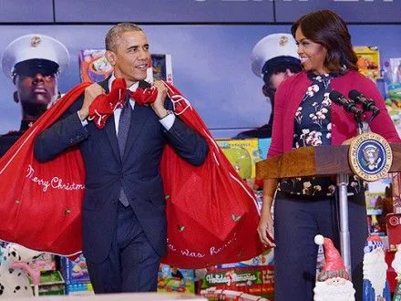 Б.Обама за последний год президентства получил подарков на 30 тыс. долл. - СМИ