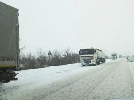 С 7 часов ограничен въезд грузовиков в Киев