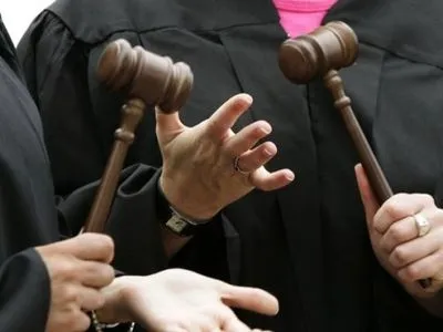 Дела еще 24 судей Крыма направили в суд