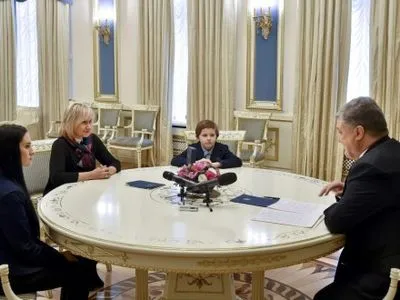 Президент встретился с семьей журналиста Р.Сущенко