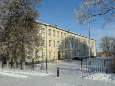 Из-за морозов в Сумской области приостановили обучение в более чем 100 школах