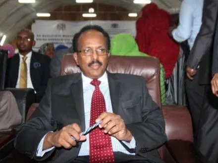 Нового президента Сомали выбрали в авиационном ангаре