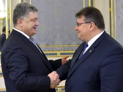 П.Порошенко подякував за підтримку Литви щодо надання Україні безвізу з ЄС
