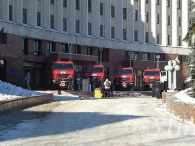 П.Порошенко вручил спасателям на Прикарпатье спецавтомобили
