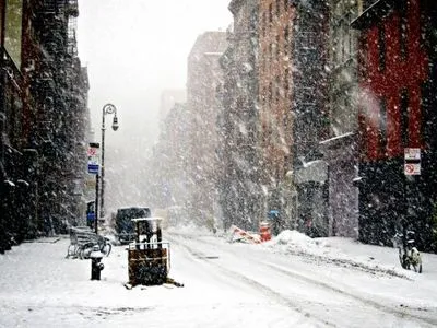 Из-за снегопадов в Нью-Йорке отменили около 3 тыс. авиарейсов