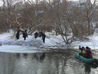 Спасатели тренировались ликвидировать ледоход на р.Смотрич в Хмельницкой области