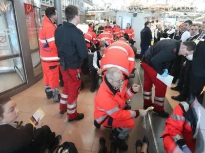 Более 50 человек пострадали в аэропорту Гамбурга из-за утечки неизвестного вещества