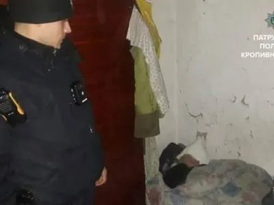 Сын закрыл отца на неделю в доме в Кропивницком
