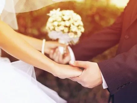У День закоханих у столиці одружаться 206 пар