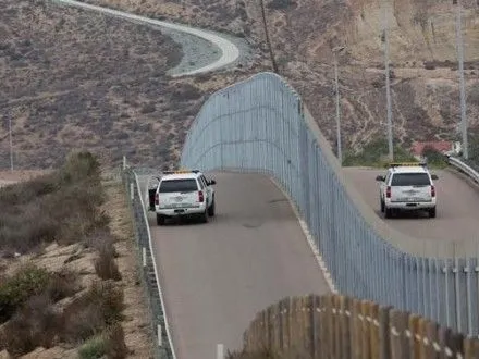 У Мехіко вийшли на протести через плани Д.Трампа про стіну на кордоні