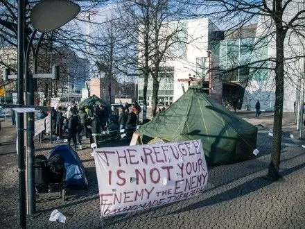 Мигранты разбили лагерь в центре Хельсинки в знак протеста
