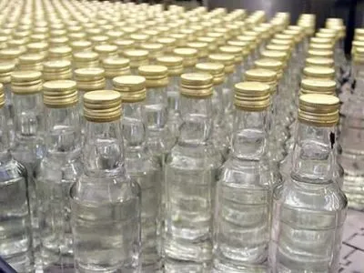 В Киевской области обнаружили более 4 тыс. литров фальсифицированной элитной водочной продукции