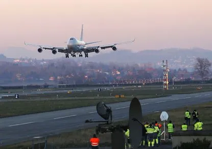 Літак екстрено сів в аеропорту Лондона через пасажира