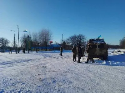 Участники торговой блокады на Донбассе открыли первый блокпост на автотрассе