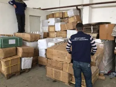 Незаконный экспорт одежды на 4 млн грн разоблачили в Закарпатской области