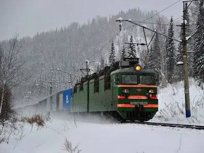 Пассажирский поезд насмерть сбил жителя Львовской области