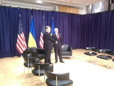 П.Порошенко розпочав переговори з віце-президентом США