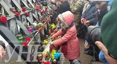 Центром Києва пройшла хода на честь героїв Небесної сотні
