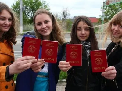 У МЗС РФ запевнили, що визнання "паспортів ДНР і ЛНР" відповідає міжнародному праву