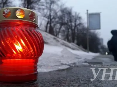 В центрі Києва запалили тисячі лампадок на пам′ять про Героїв Небесної Сотні