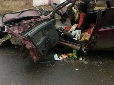 Легковушка влетела в остановку в Закарпатской области, водитель госпитализирован