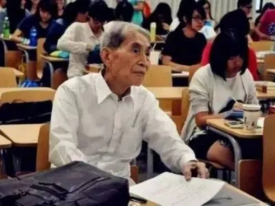 Тайванец, которому исполнилось 105-лет, решил поступить в докторантуру