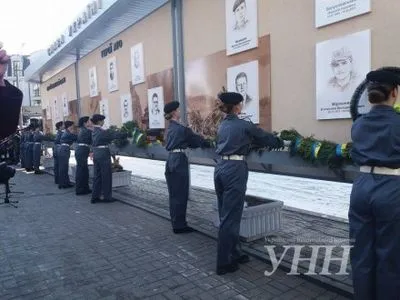 Около сотни жителей Ровно почтили погибших Героев Небесной Сотни