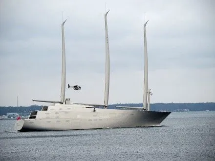В Гібралтарі заарештували найбільшу в світі яхту російського мільярдера