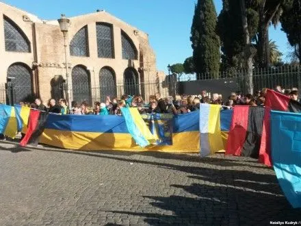 Українська громада у Римі вшанувала пам’ять героїв Небесної сотні
