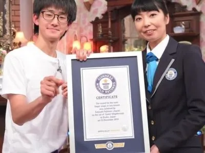 Студент из Японии установил мировой рекорд по щелчкам пальцами