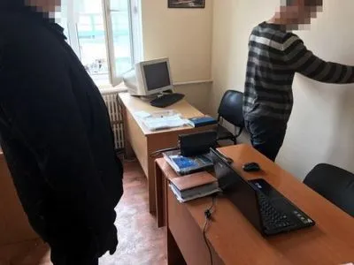 СБУ задержала на взятке полицейского в Тернополе