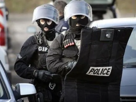 У Франції поліція затримала трьох підозрюваних в підготовці теракту