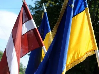 Латвія передала 23 тони гуманітарної допомоги жителям Донбасу