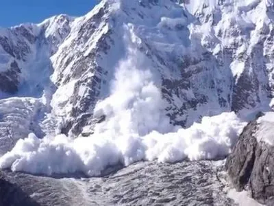 Синоптики предупредили о лавинной опасности в горах Закарпатья