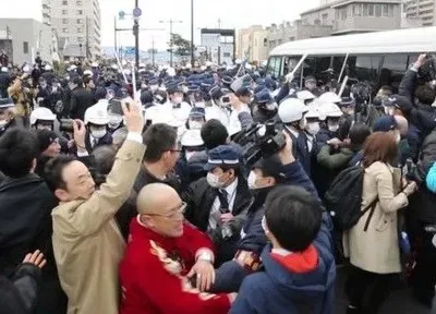 Столкновения между японскими и южнокорейскими националистами произошли в Японии