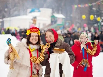 Киев отметит Масленицу с фольклорными коллективами, народными гуляниями и играми