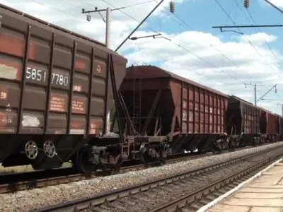 Поезд насмерть сбил мужчину в Харьковской области