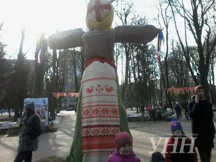 do-maslyanoyi-v-ukrayini-rozpochali-svyatkovi-festivali