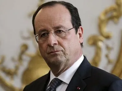 Д.Трамп не должен портить отношения с Францией - Ф.Олланд