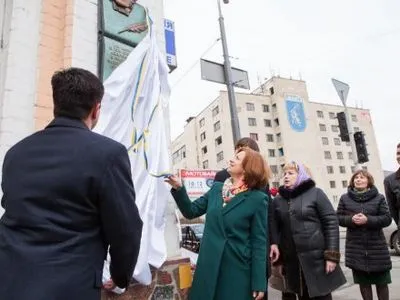 Более 20 мемориальных досок выдающимся украинцам появится в этом году в Киеве