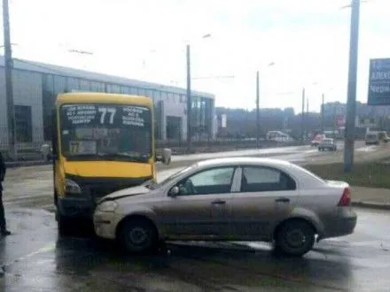 Внаслідок ДТП за участю маршрутки у Кропивницькому госпіталізували пасажирку