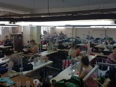 Организатора цеха по пошиву фальсифицированной одежды будут судить