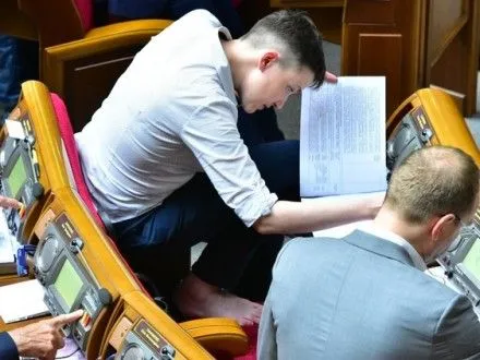 Н.Савченко ще не вирішила, чи піде на допит у СБУ