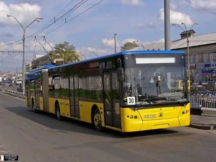 Движение троллейбусов по Шулявскому путепроводу восстановили