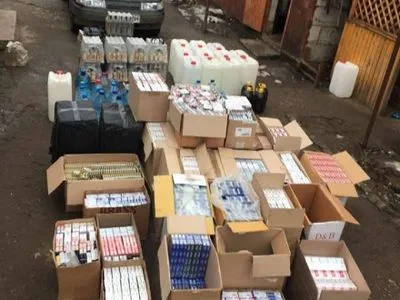 Партию контрафактных сигарет и алкоголя изъяли в Николаевской области