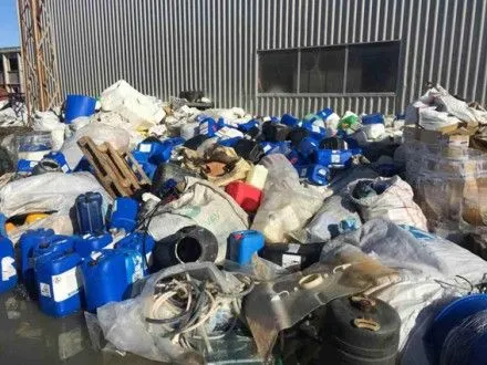 Правоохоронці на Черкащині виявили факт незаконного зберігання небезпечних відходів